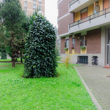 Mini Loft Linate Airport And Blu Metro Apartment Milan Bagian luar foto
